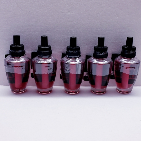 Bath & Body Works SPICED CRANBERRY TOFFEE Wallflower Refills, 0.8 oz (5 pack) - Picture 4 of 4